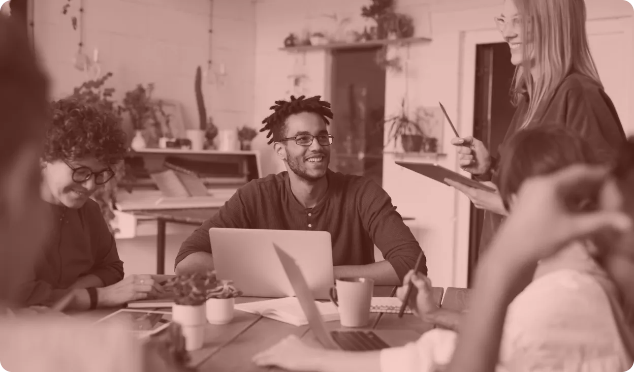 Team meeting in office