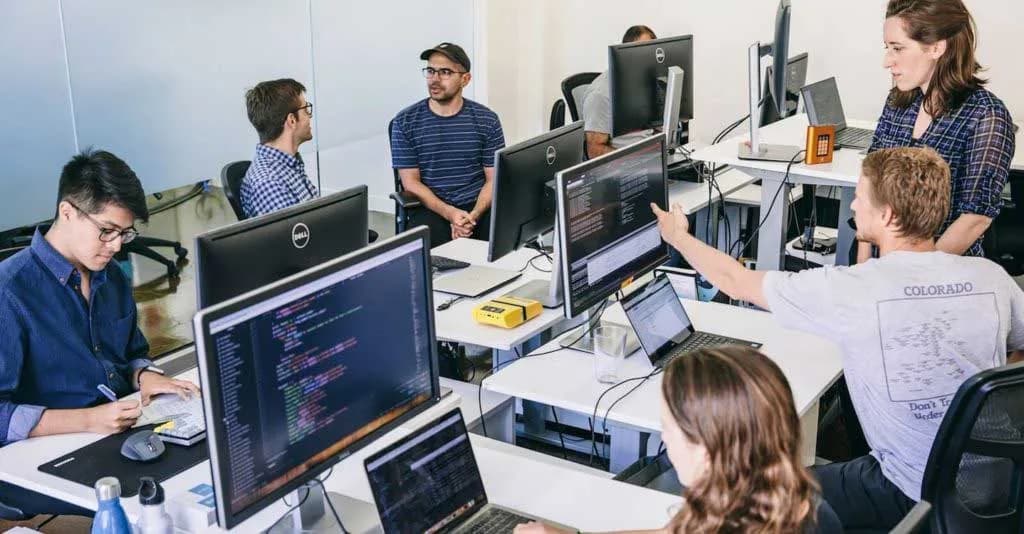 Creative Labs office team