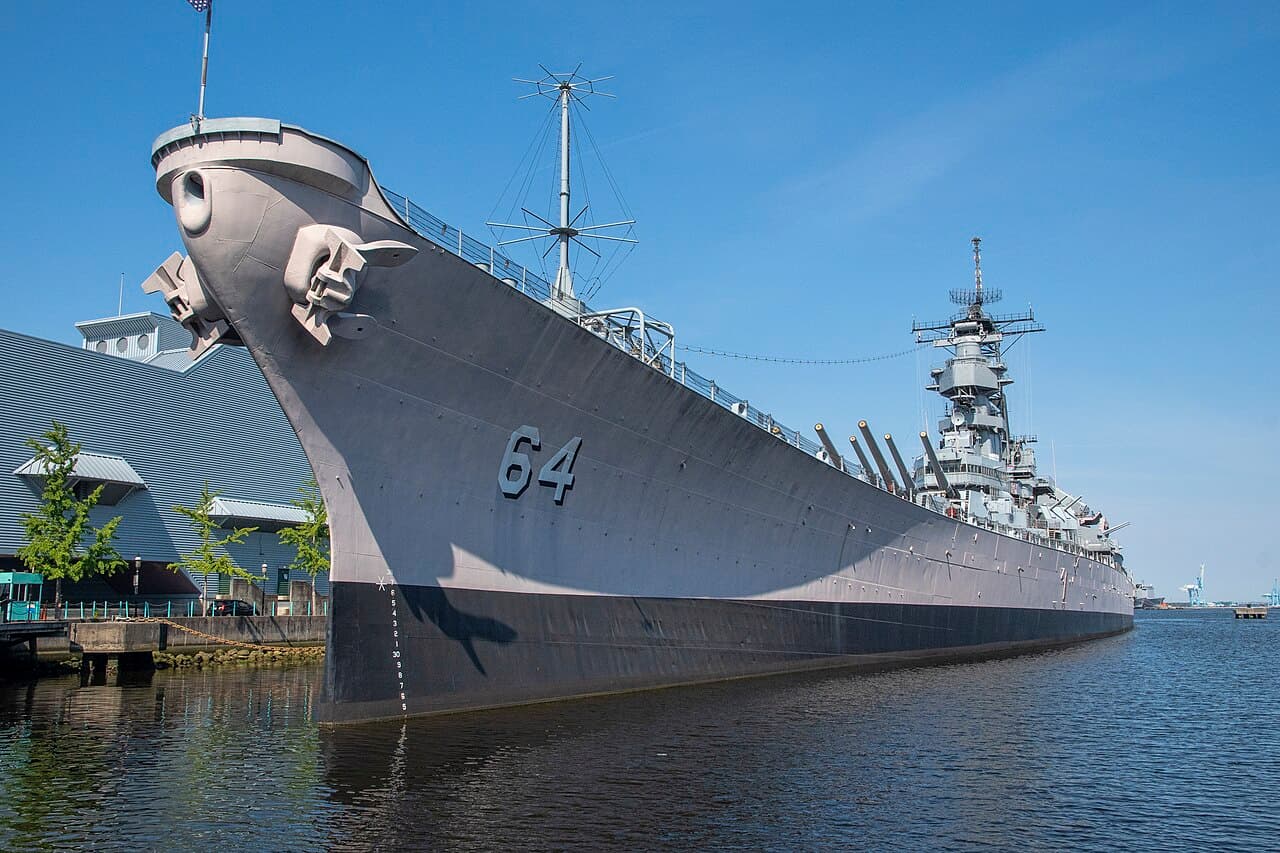 Norfolk, VA skyline