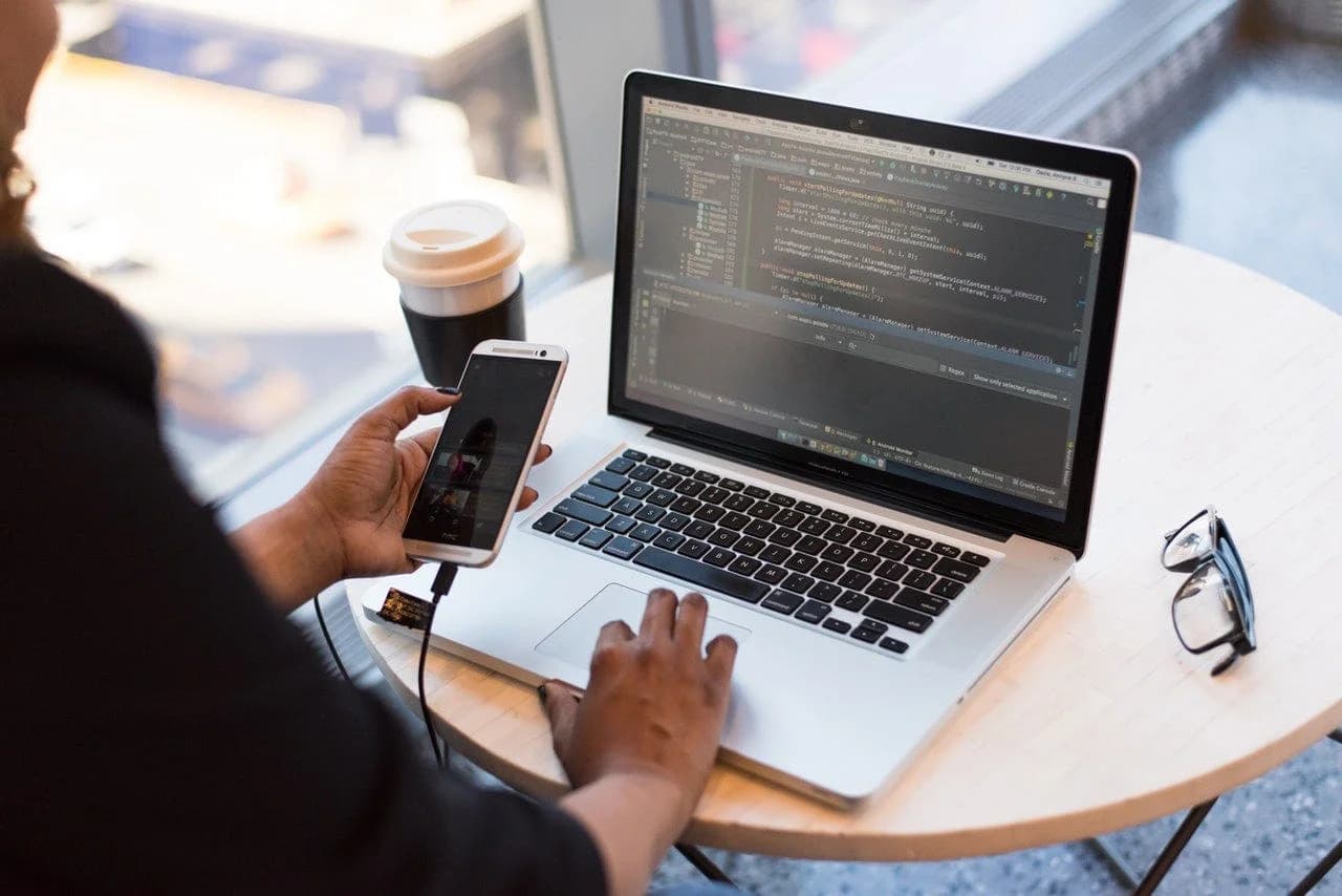 PWA service worker architecture and development